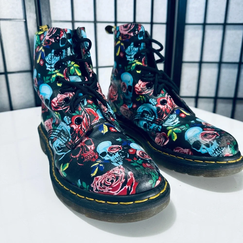 Doc Martens Vintage Skulls & Roses 1460 Pascal 8-eye Boots 💀🌹